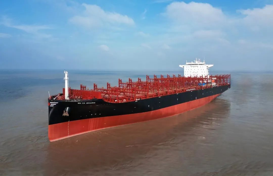 SWS delivered two 7,000 TEU container vessels consecutively
